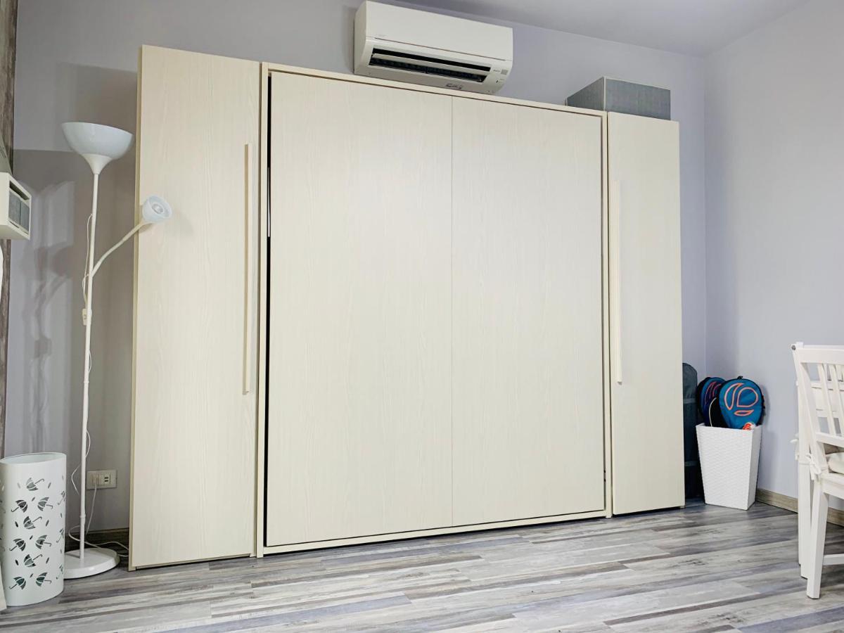 Azur Apartment Sirmione Bagian luar foto
