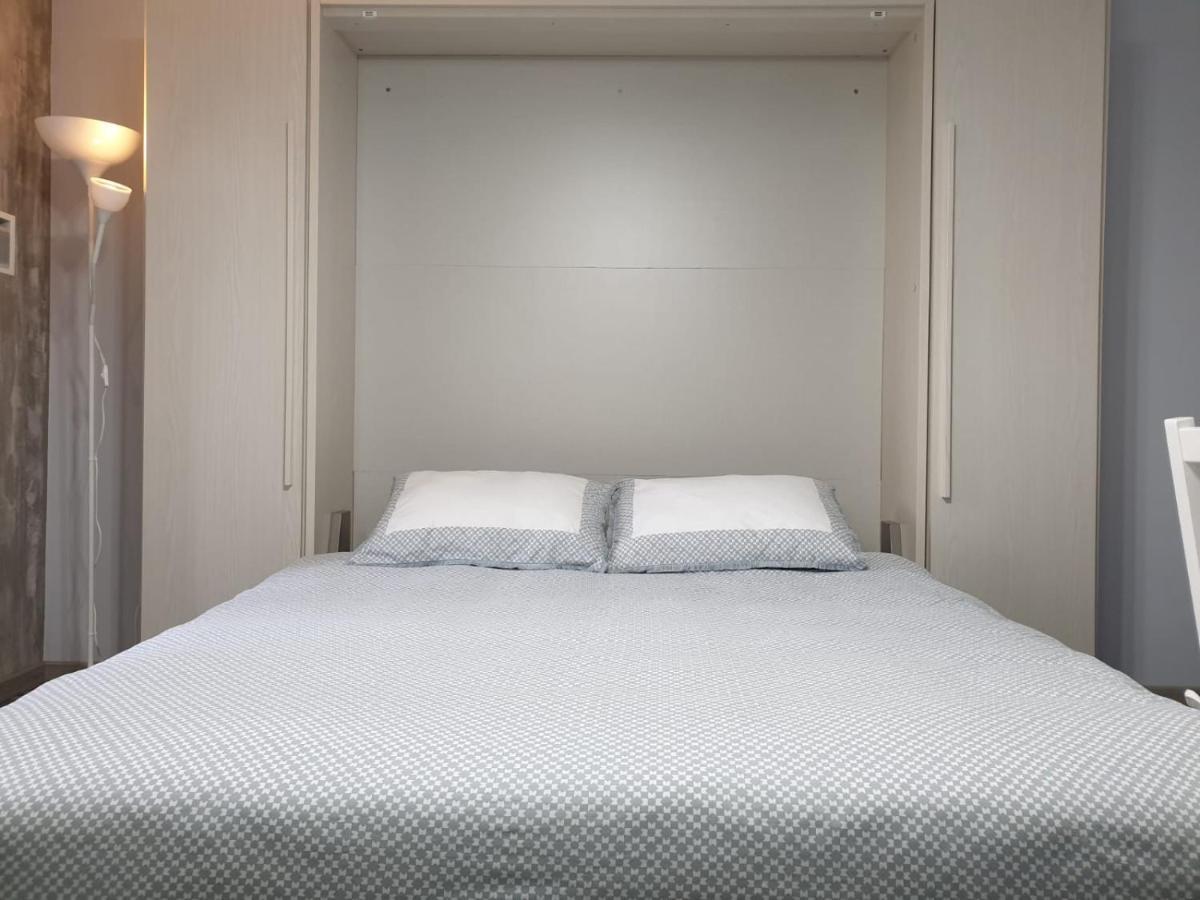 Azur Apartment Sirmione Bagian luar foto