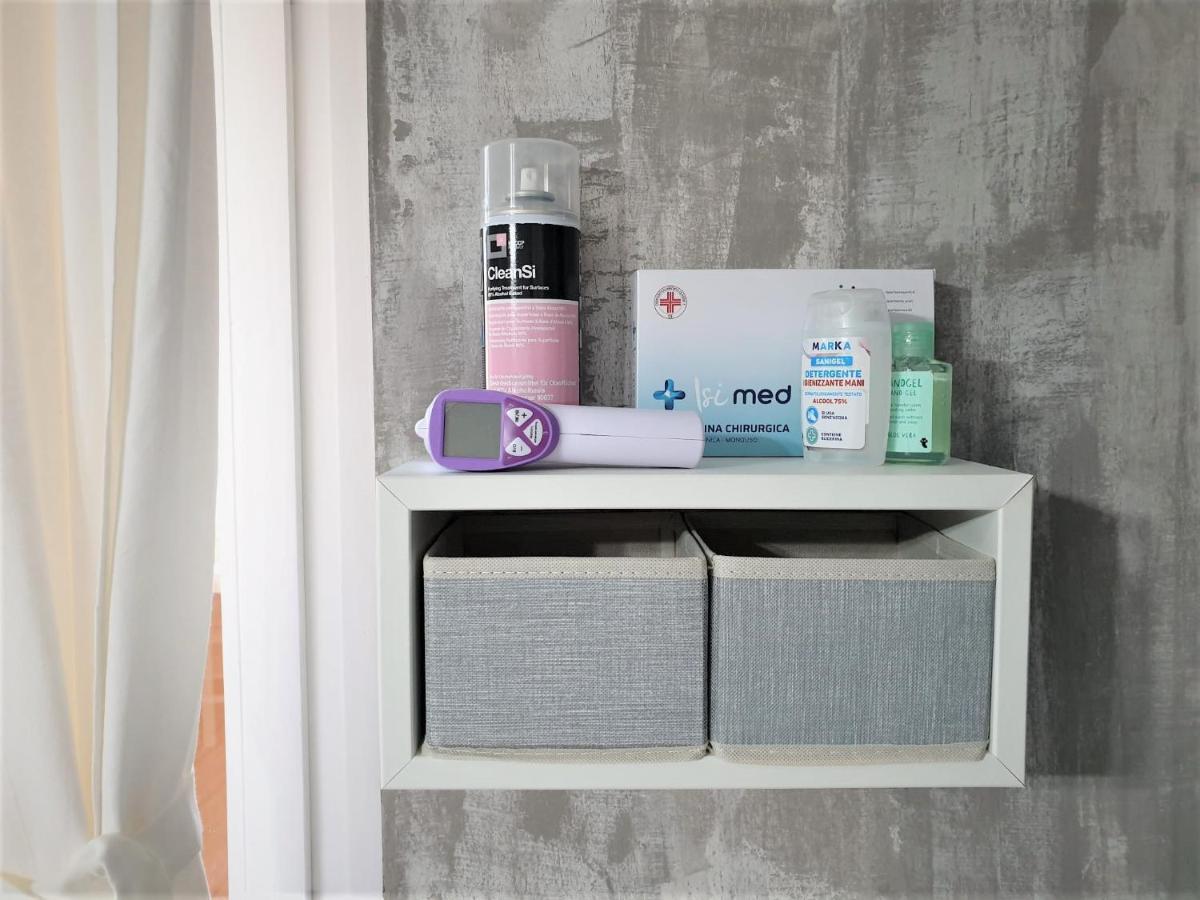 Azur Apartment Sirmione Bagian luar foto