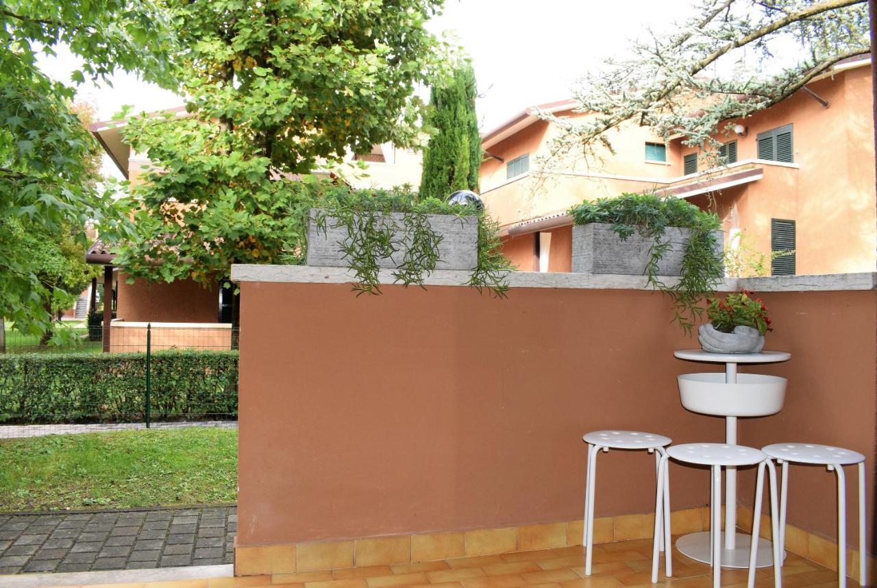 Azur Apartment Sirmione Bagian luar foto