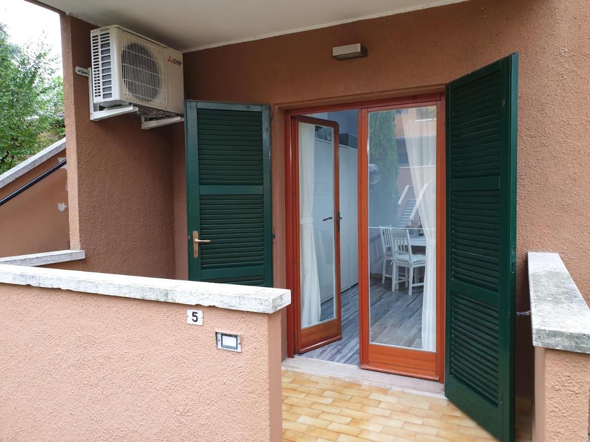 Azur Apartment Sirmione Bagian luar foto