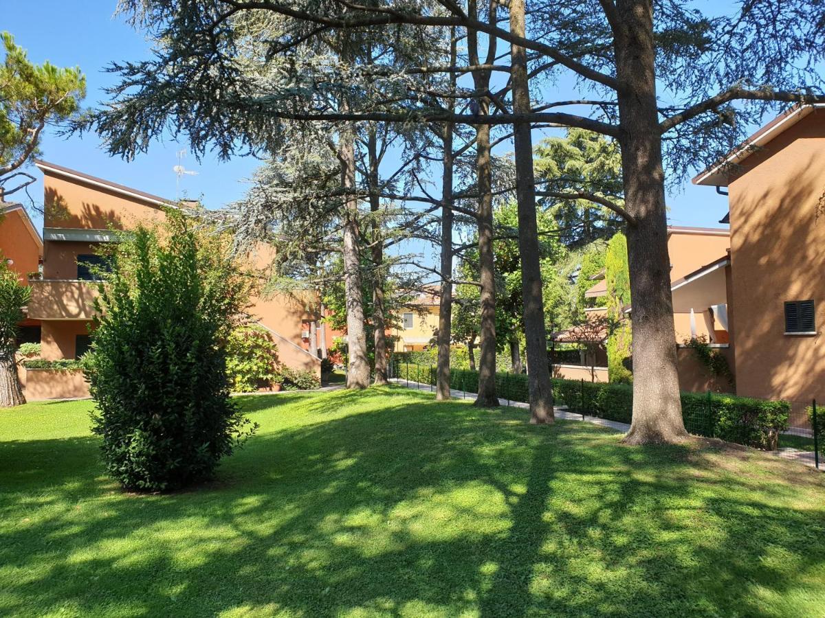 Azur Apartment Sirmione Bagian luar foto