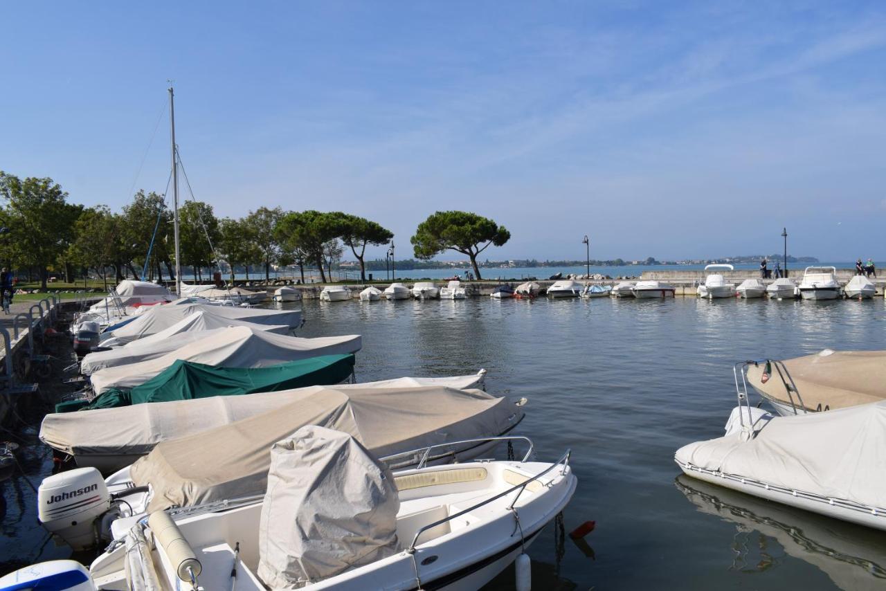 Azur Apartment Sirmione Bagian luar foto